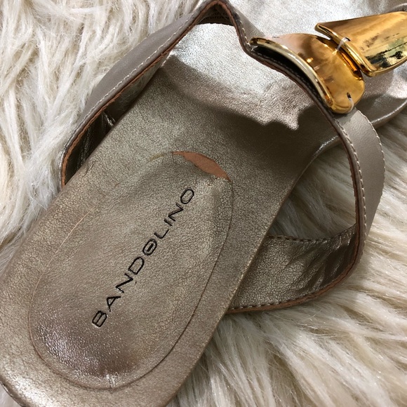 Bandolino gold statement flip flop sandals - Picture 4 of 6